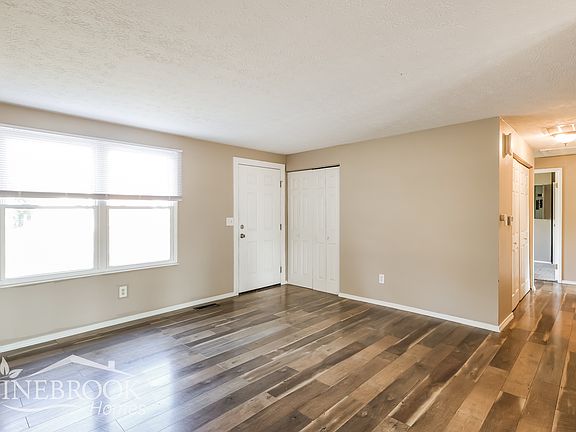 4th image of 4201 Briarwood Dr