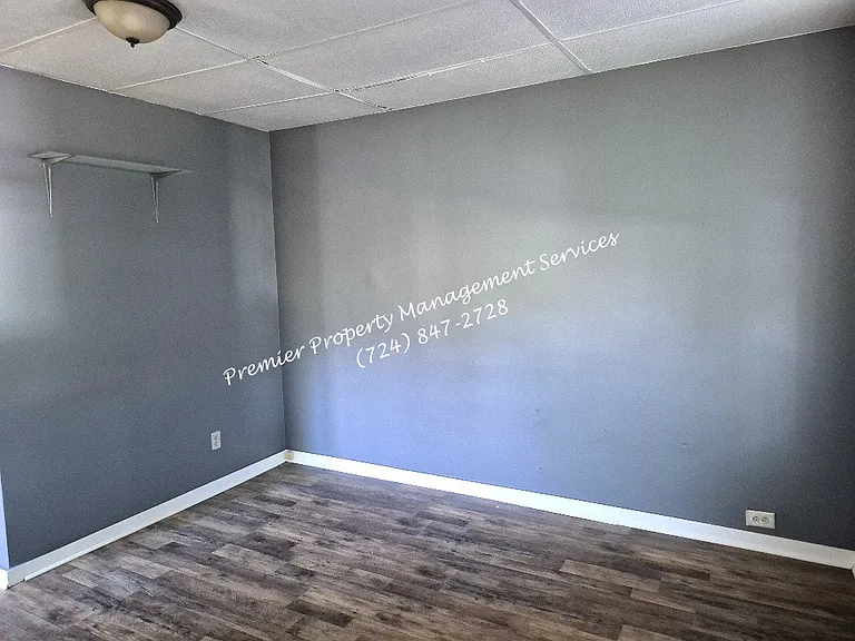 421 Schiller St — Photo 6