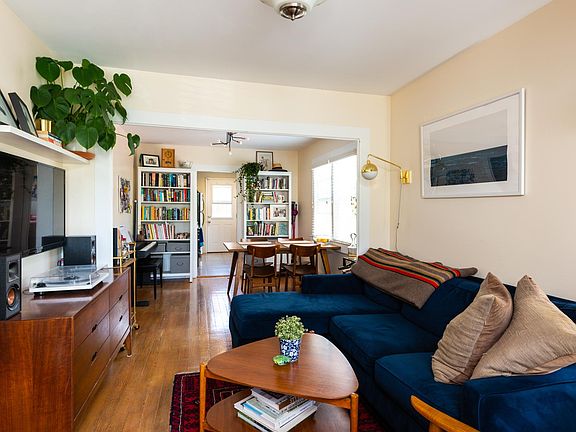 3rd image of 701 1/2 Marine St