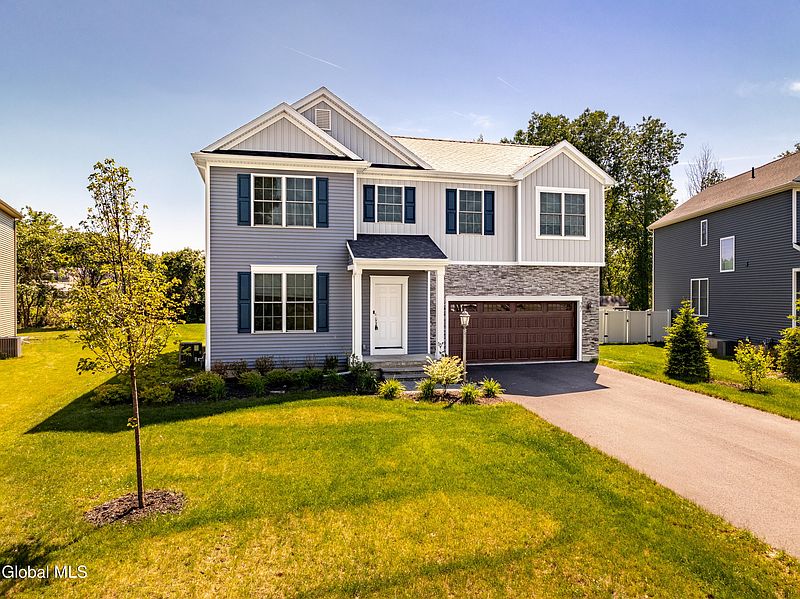 2nd image of 27 Wheatfield Way