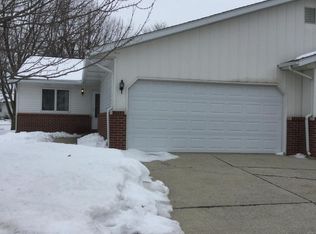 1504 Sturdy Rd, Valparaiso, IN 46383