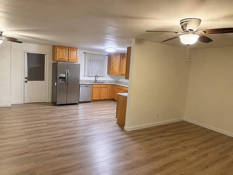 212 Hawkins Rd — Photo 11