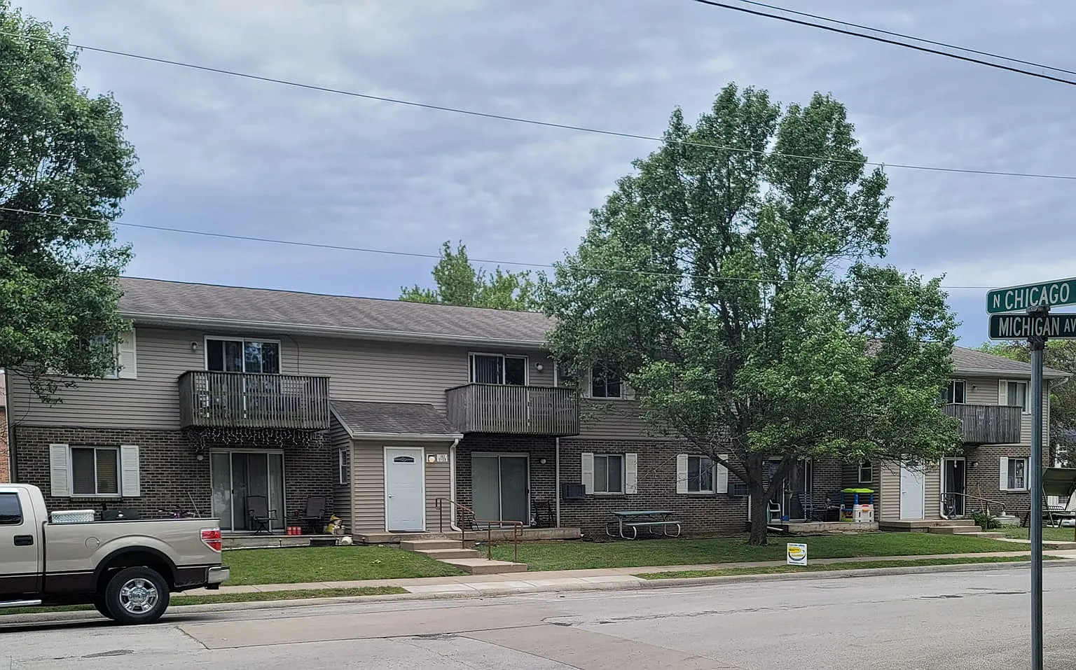 2 bed, 900 sqft, $950 — Photo 1