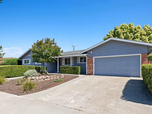 1724 Carriage Dr, Walnut Creek, CA 94598