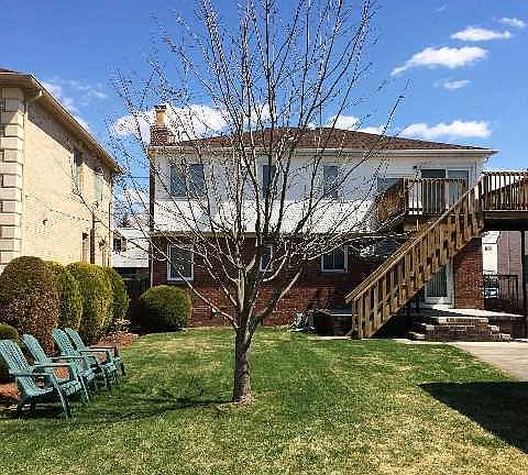 4th image of 15730 82nd St