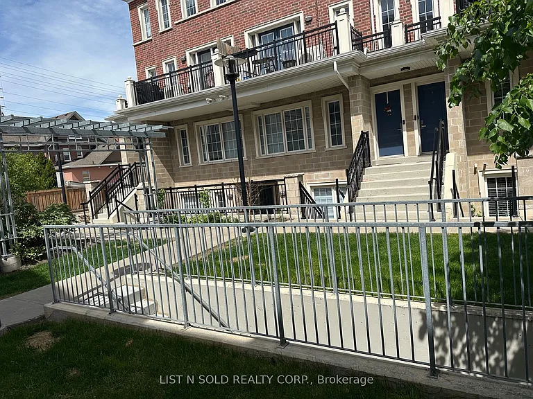 26 Bruce St #A15 — Photo 3