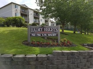 700 SW Halsey St #206, Troutdale, OR 97060