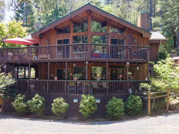 856 Greentree Loop, Grants Pass, OR 97527