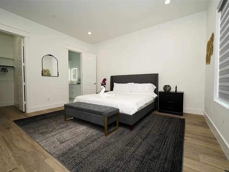 4607 Edmund St — Photo 39