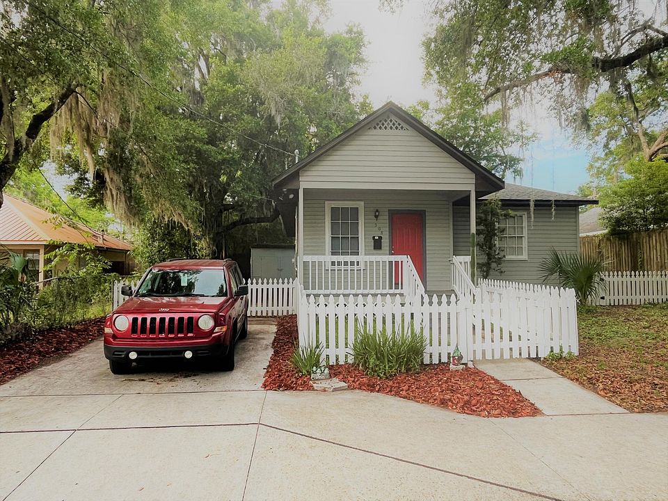 Front Yard; Driveway fits one, street fits 3.
