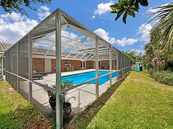3rd image of 147 Southwind Cir
