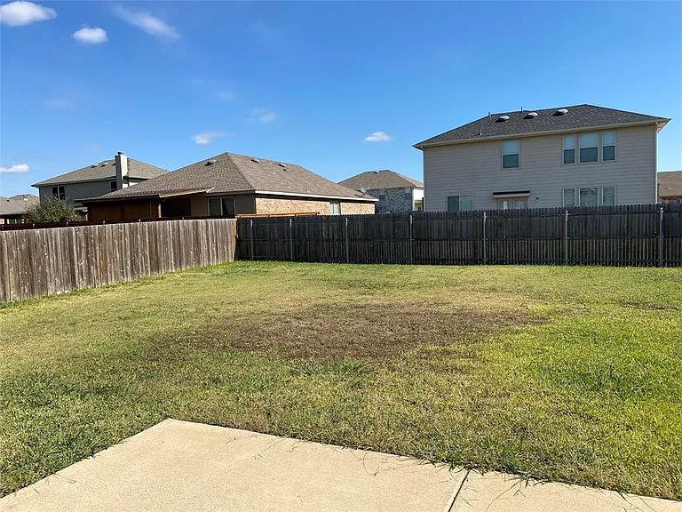 324 Chisholm Trl — Photo 38