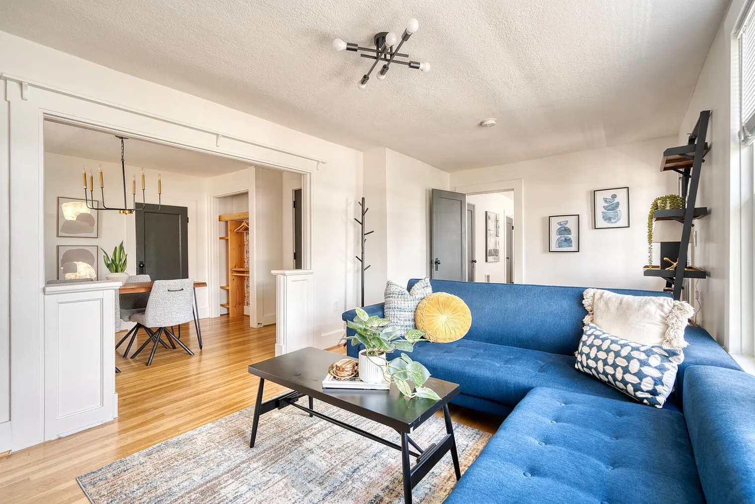 1 bed, 1.0 bath, 495 sqft, $2,556 — Photo 1
