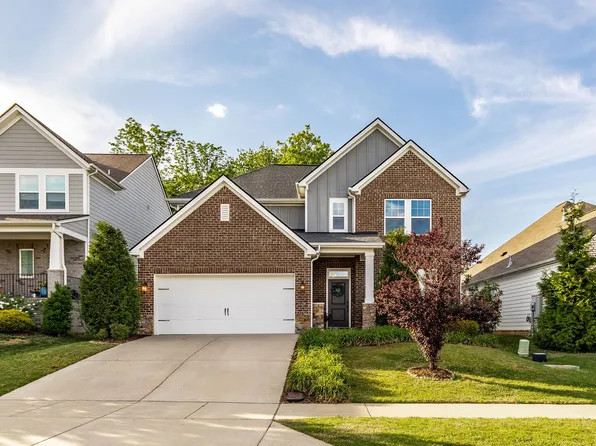 210 Woodhall Ct, White House, TN 37188