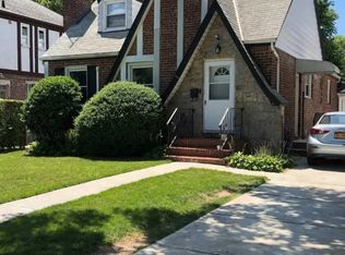 5850 213th St #2, Oakland Gardens, NY 11364