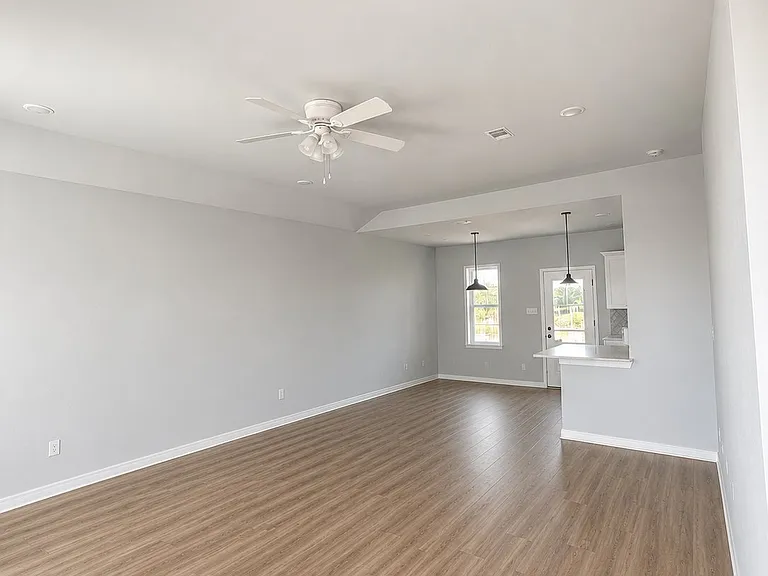 127 Wells St — Photo 2