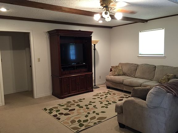 5th image of 1600 Parker Dr