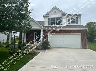 7560 Blue Holly Dr, Lewis Center, OH 43035
