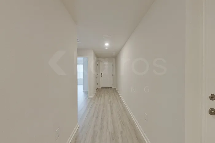285 Monarch Ln — Photo 5