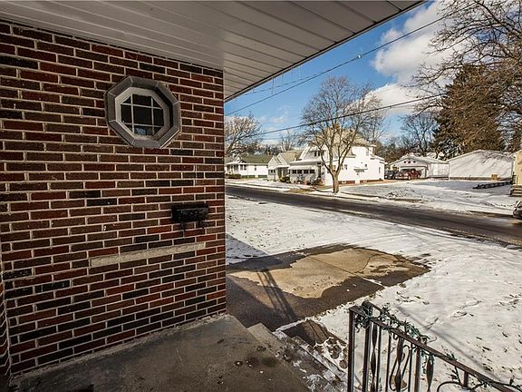 4th image of 1218 Herberich Ave