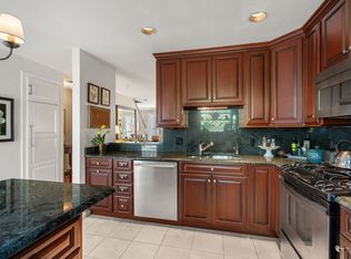 99 Anderer Ln APT 8, West Roxbury, MA 02132