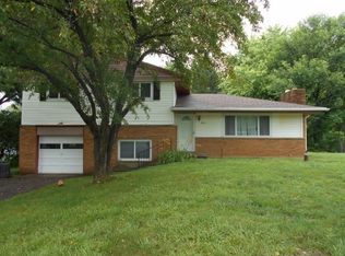 3216 Cedarwood Rd, Fairborn, OH 45324
