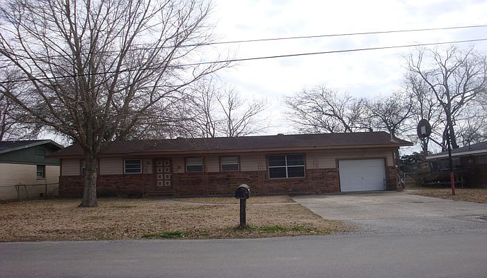 1st image of 114 Riverview Dr