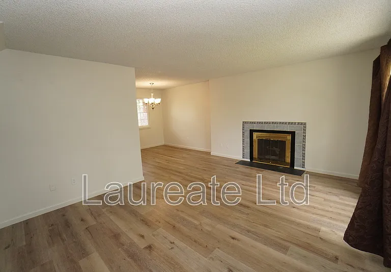 1110 Dexter St — Photo 4