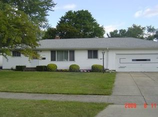 26920 Westwood Ln, Olmsted Township, OH 44138