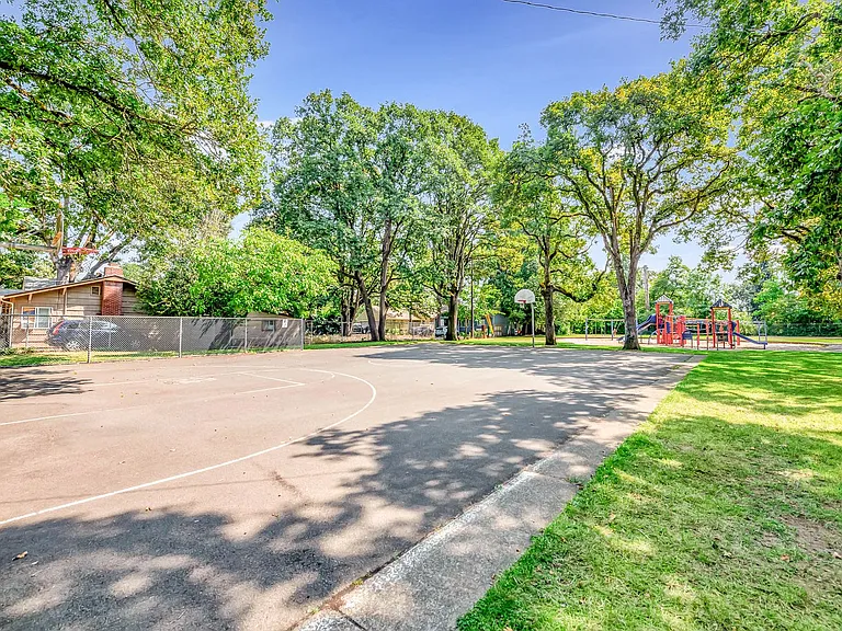 7 Oaks — Photo 27