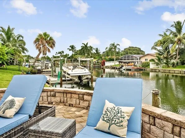 4 Sloop Dr, Cocoa Beach, FL 32931