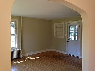 5th image of 1700 Clarence St N