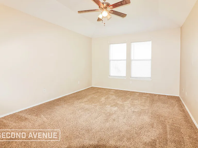 1017 La Mirada — Photo 8