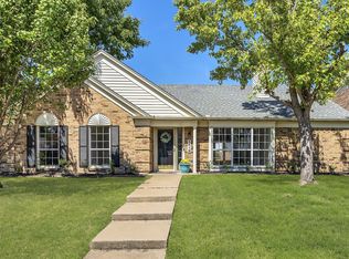 1319 Saddleback Ln, Lewisville, TX 75067