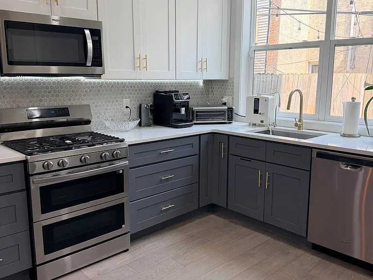 2239 Tasker St — Photo 10
