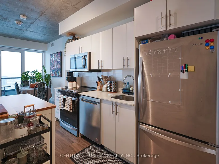 80 Bond St E #1411 — Photo 2