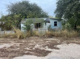 510 S Atascosa St, Mathis, TX 78368