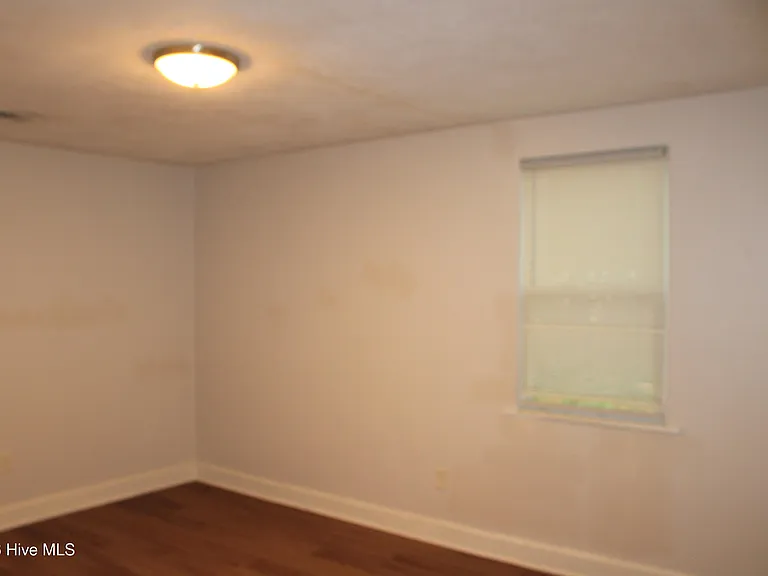 2355 Devere St — Photo 21