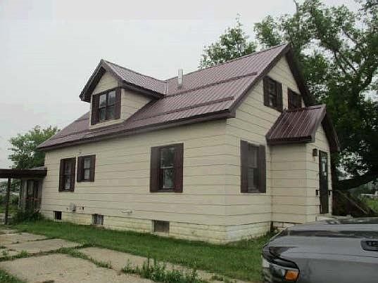 4th image of 310 E Main St