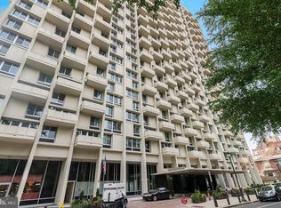 604 S Washington Sq #36-1401, Philadelphia, PA 19106