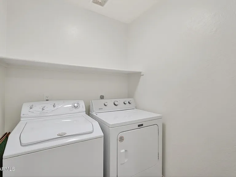 1365 E Betsy Ln — Photo 25