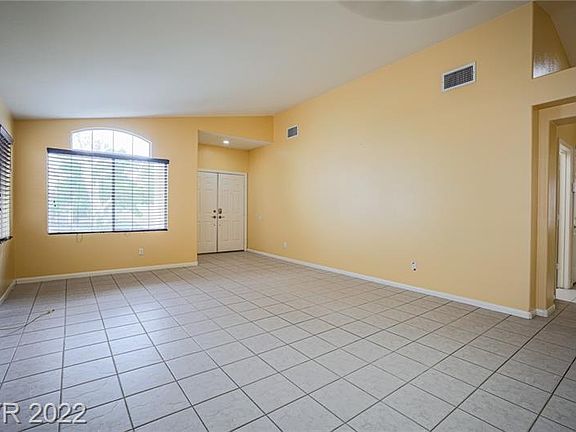 4th image of 10104 Yellow Canary Ave