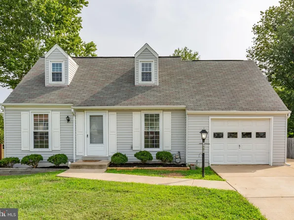 5685 Saffron Ln, Woodbridge, VA 22193