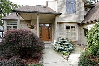 3rd image of 10095 Woodlawn Dr