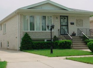 6737 W Byron St, Chicago, IL 60634