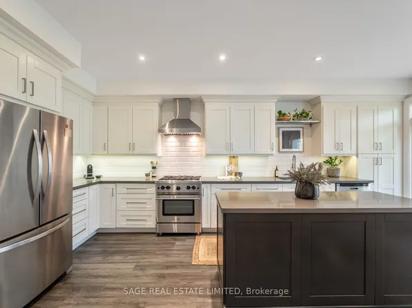 3071 Treadwells Dr #5, Mississauga, ON L4X 0A1