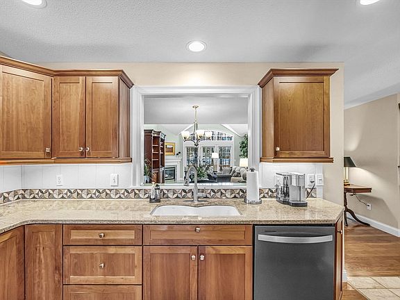 5th image of 227 Pinehurst Dr #227