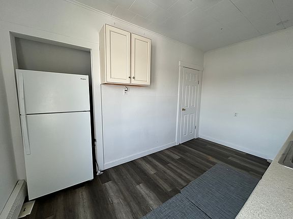 5th image of 377 N 7th St Floor 3