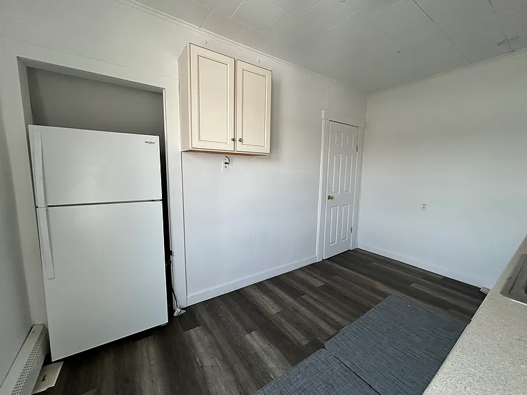 377 N 7th St #3 — Photo 5