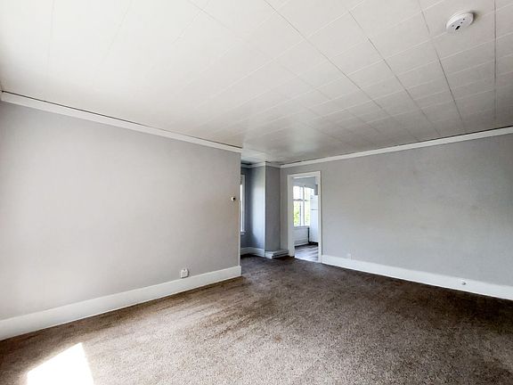 4th image of 815 N I St #3